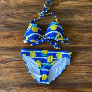 NEVER WORN: lemon print bikini set